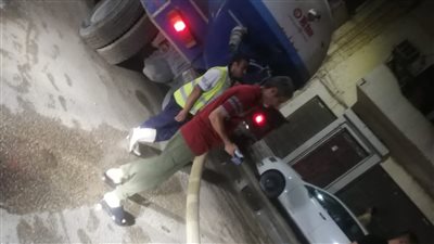 بعد كسر ماسورة، الدفع بـ9 سيارات كسح لشفط المياه بمنطقة فريال بأسيوط 