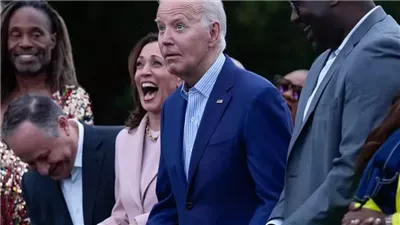  البيت الأبيض يرد على تجمد بايدن في مكانه خلال فعالية انتخابية في لوس أنجلوس (فيديو)