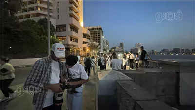 إقبال المواطنين على كورنيش النيل للاستمتاع بأجواء أول أيام العيد (صور)