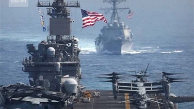 سفينتان حربيتان أمريكيتان تتجهان إلى إسرائيل