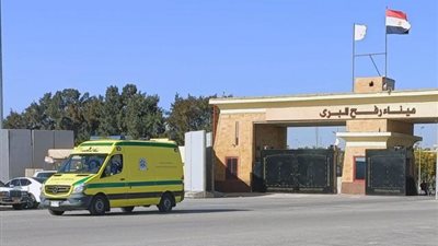 جيش الاحتلال يحرق صالة المغادرة بمعبر رفح من الجانب الفلسطيني