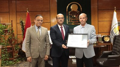 مركز تنمية قدرات أعضاء هيئة التدريس بجامعة أسيوط يحصل على رخصة معتمدة 3 سنوات 