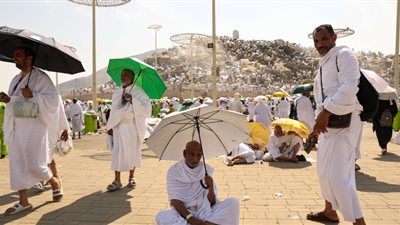 وفاة 323 مصريا خلال موسم الحج بسبب الموجة الحارة، ودبلوماسي يكشف مفاجأة