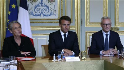 ماكرون يدين استهداف مدارس الأمم المتحدة في غزة