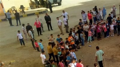 توزيع الهدايا والملابس ولحوم الأضاحي على الفلسطينيين بالعريش