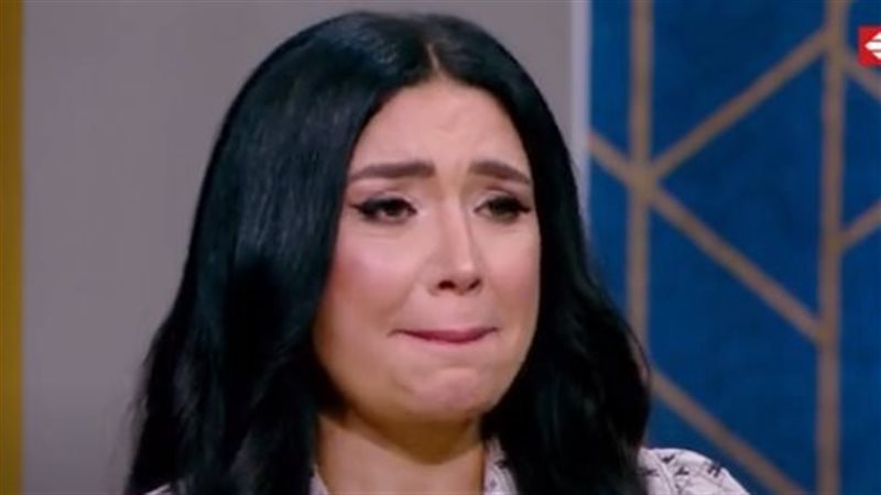 بكاء الفنانة عبير