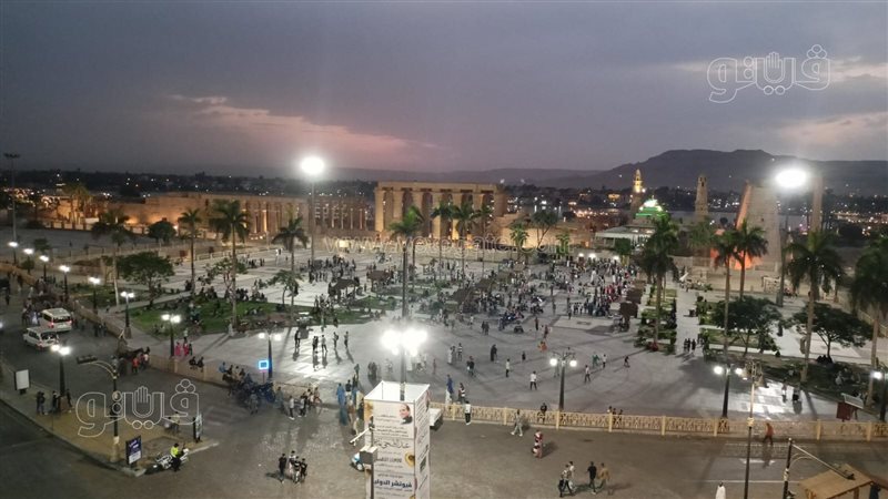  الاحتفالات، فيتو