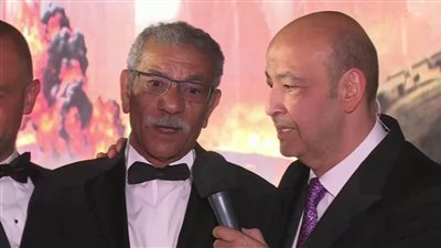 عمرو أديب يعاتب سيد رجب على مشهد 