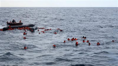بينهم مصريون، مصرع 11 وفقدان أكثر من 60 في غرق قاربي مهاجرين قبالة سواحل إيطاليا