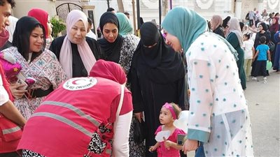 التضامن: توزيع هدايا على الأطفال الفلسطينيين وممارسة أنشطة للدعم النفسي (صور)