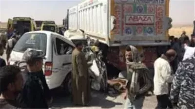 إصابة 15 شخصًا فى تصادم سيارتين بطريق الإسكندرية الصحراوى 