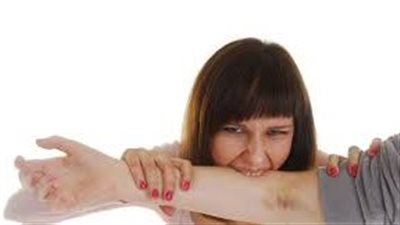 تفسير حلم العض في المنام وعلاقته بالترقية فى العمل 