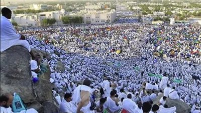 مسئولو عدد من الدول: معظم الحجاج المتوفين خلال موسم حج هذا العام من المخالفين