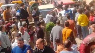 أهالي قليوب يودعون جثماني سيدة وطفلتها لقيا مصرعهما بحادث تصادم 