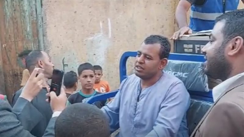 محمد بائع الغزل أثناء