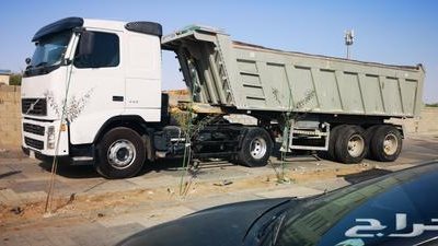 عقوبة عدم تغطية مواد البناء والرمال المنقولة على السيارات 