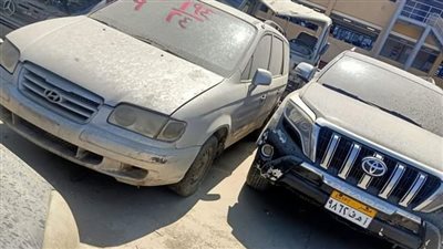 جمارك مطار القاهرة تعرض 23 سيارة في مزاد علني