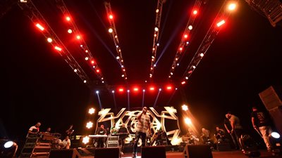 محمود العسيلي يتألق في حفله ببورتو المنيا (صور)