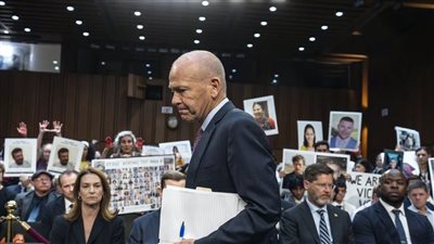 متهم بالاحتيال، لحظة توبيخ رئيس 