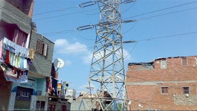 الجيزة تعيد الكهرباء لمنطقة السكة الحديد بأوسيم وتفحص آثار حريق الضغط العالي