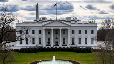 بعد حادثي ترامب، أبرز الرؤساء والمرشحين الذين تعرضوا للاغتيال أو محاولاته بالانتخابات الأمريكية، لينكولن ينجو بأعجوبة، جون إف كينيدي قتل على خلفية حرب فيتنام، وريجان وفورد وروزفلت بالقائمة