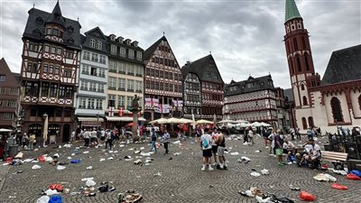 يورو 2024، نفايات الجماهير الإنجليزية تملأ شوارع مدينة فرانكفورت 