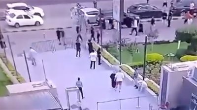 تصالح إمام عاشور مع فرد أمن بعد مشاجرة بأحد المولات الشهيرة بالشيخ زايد