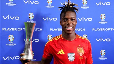 ويليامز أفضل لاعب بمباراة إسبانيا وإيطاليا 