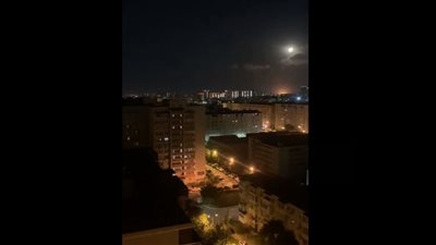 لحظة تحطم طائرة مسيّرة في مصفاة نفط بمنطقة كراسنودار الروسية (فيديو)