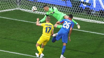 منتخب أوكرانيا يتخطى أيسلندا 2-0 ويصعد لملحق كأس العالم بالتصفيات الأوروبية