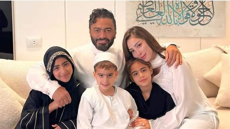 تامر حسني واسرته