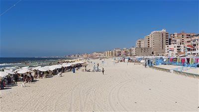 الأرصاد تحذر المصطافين بهذه الشواطئ من ارتفاع الأمواج وسرعة الرياح