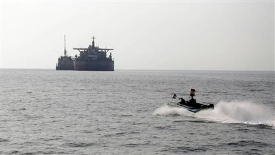سفينة تجارية تتعرض لهجوم قبالة سواحل عدن في البحر الأحمر
