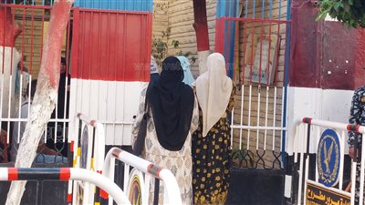 دخول الطلاب للجان لأداء امتحان مادة اللغة العربية في مطروح (صور)