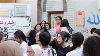 بسبب ارتفاع درجة الحرارة، دخول طلاب الثانوية العامة للجان بالمراوح