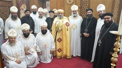 أسقف إيبارشية أبوقرقاص يرسم قمصا وشمامسة جددا