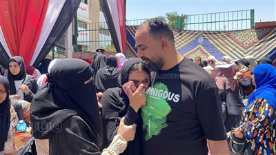 بكاء وصراخ، اللغة العربية تطيح بأحلام طالبات الثانوية العامة (فيديو) 