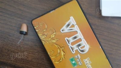 أول صورة لسماعة وشريحة الاتصال المضبوطة مع طالب الثانوية العامة بسوهاج 