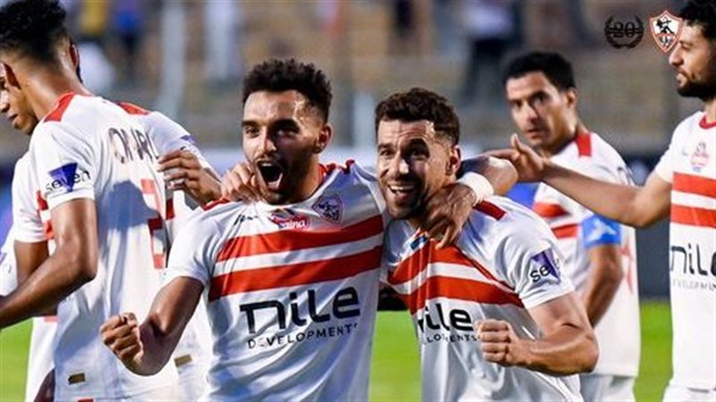 فريق الكرة بنادي