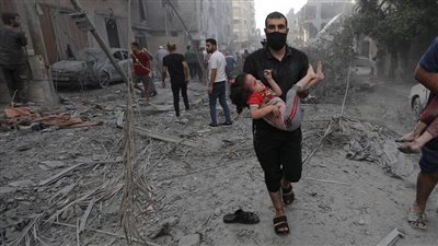 استشهاد 42 فلسطينيا في قصف إسرائيلي لحي التفاح ومخيم الشاطئ بغزة