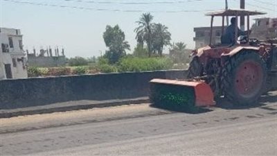 تكثيف حملات النظافة وغلق المعابر العشوائية بطريق بلبيس - الزقازيق 