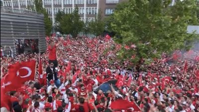 يورو 2024، جماهير تركيا تزحف نحو ملعب مباراة البرتغال (فيديو)