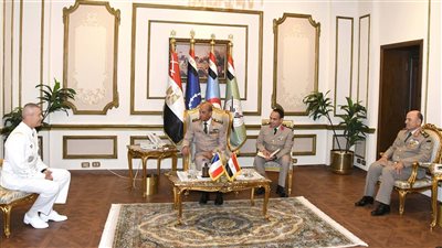 القائد العام ورئيس الأركان يلتقيان رئيس هيئة الأركان العامة للقوات المسلحة الفرنسية