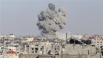 تفاصيل مروعة حول المجازر الإسرائيلية في رفح الفلسطينية.. الاحتلال تعمد تعطيل اتفاق وقف النار.. استهداف طواقم الإسعاف.. ممارسة القتل والتجويع.. إغلاق المعابر الإنسانية.. وتعليق سفر الجرحى للعلاج