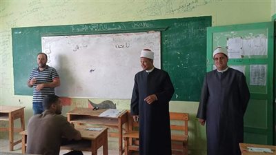 المشرف على امتحانات الثانوية الأزهرية يتفقد لجان الإسكندرية 