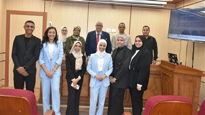 رئيس جامعة الأقصر يشهد مناقشة مشروعات التخرج بكلية الحاسبات والمعلومات