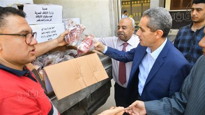 محافظ الغربية يشهد استلام 2 طن من لحوم صكوك الأضاحي 
