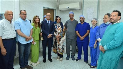 خبير عالمي يجري عمليات تغيير الصمام الرئوي بالقسطرة بمستشفى القلب بأسيوط