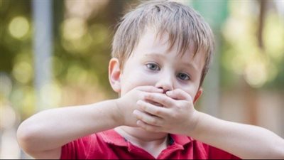 أسباب رائحة الفم الكريهة عند الأطفال، اعرفيها