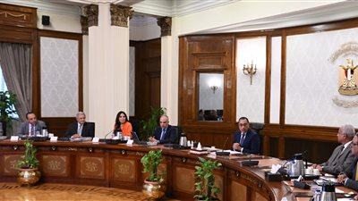 مدبولي يتابع جهود توفير مياه الشرب والري بالسويس وحل مشكلات المناطق الساخنة